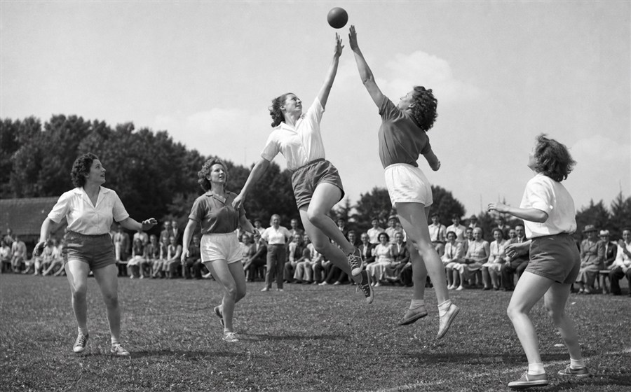 Handbal tijdens het Carmeltoernooi
